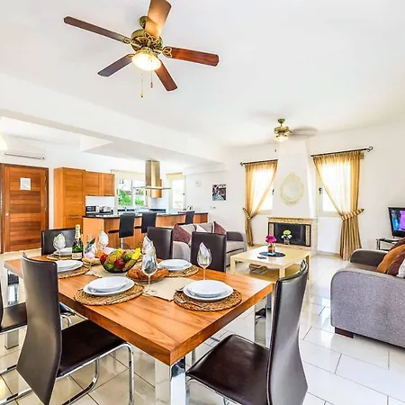 Alex Παραλίμνι